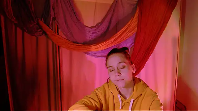 Snapshot of Malinax chatting on 12/01/25, 10:37 Malinax online show from 12/01/25, 10:37