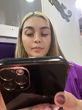 Snapshot of emma_oxford chatting on 01/31/25, 03:09 emma oxford online show from 01/31/25, 03:09