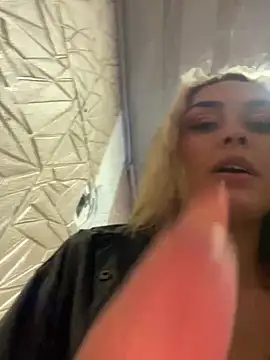 Snapshot of emma_oxford chatting on 02/20/25, 08:36 emma oxford online show from 02/20/25, 08:36