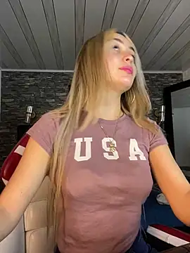 Snapshot of emma_oxford chatting on 03/10/25, 08:45 emma oxford online show from 03/10/25, 08:45