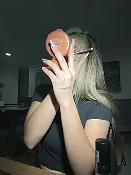 Snapshot of emma_oxford chatting on 02/25/26, 02:21 emma oxford online show from 02/25/26, 02:21