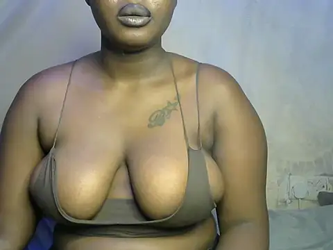 Snapshot of freaky_belle chatting on 03/02/25, 03:56 freaky belle online show from 03/02/25, 03:56
