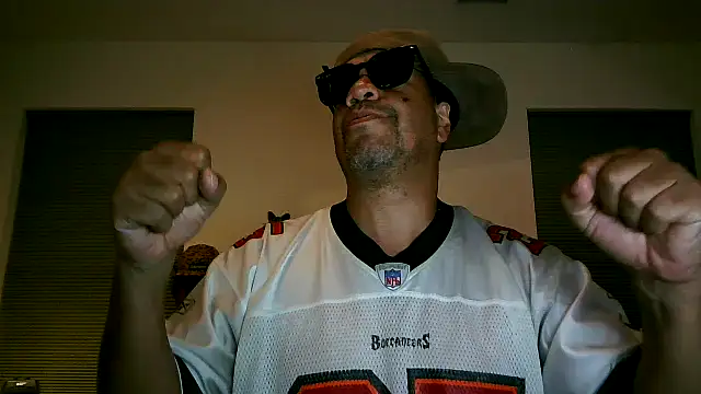 Snapshot of pimpdaddy4ever chatting on 04/29/26, 11:44 pimpdaddy4ever online show from 04/29/26, 11:44