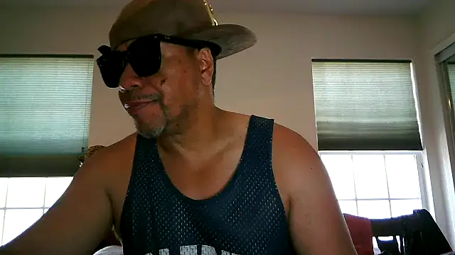 Snapshot of pimpdaddy4ever chatting on 05/05/26, 06:49 pimpdaddy4ever online show from 05/05/26, 06:49