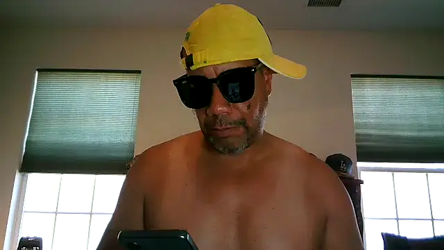 Snapshot of pimpdaddy4ever chatting on 05/12/26, 06:27 pimpdaddy4ever online show from 05/12/26, 06:27