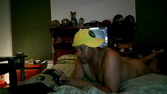 Snapshot of pimpdaddy4ever chatting on 05/14/26, 03:35 pimpdaddy4ever online show from 05/14/26, 03:35