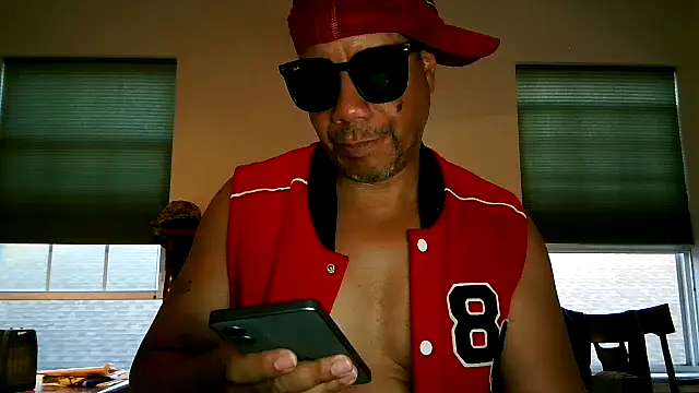 Snapshot of pimpdaddy4ever chatting on 05/27/26, 11:35 pimpdaddy4ever online show from 05/27/26, 11:35