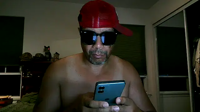 Snapshot of pimpdaddy4ever chatting on 06/06/26, 02:05 pimpdaddy4ever online show from 06/06/26, 02:05
