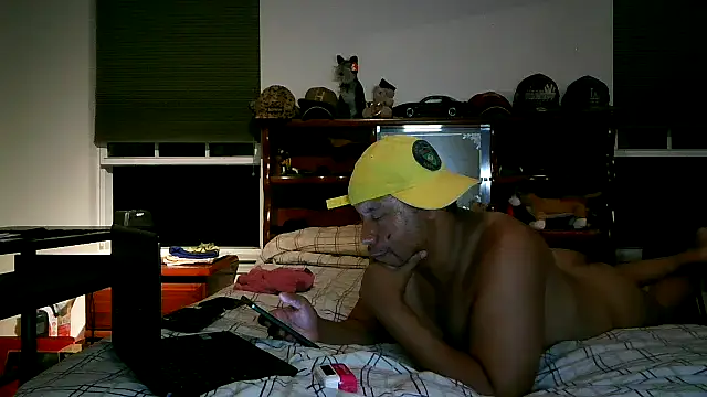 Snapshot of pimpdaddy4ever chatting on 06/08/26, 05:52 pimpdaddy4ever online show from 06/08/26, 05:52