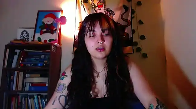 Snapshot of sweetiee_mary chatting on 12/08/24, 10:03 sweetiee mary online show from 12/08/24, 10:03