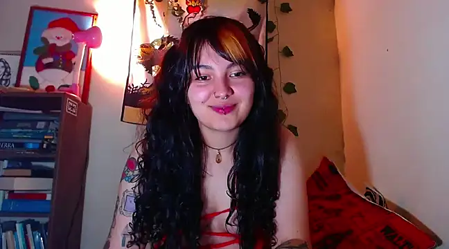 Snapshot of sweetiee_mary chatting on 12/15/24, 02:08 sweetiee mary online show from 12/15/24, 02:08