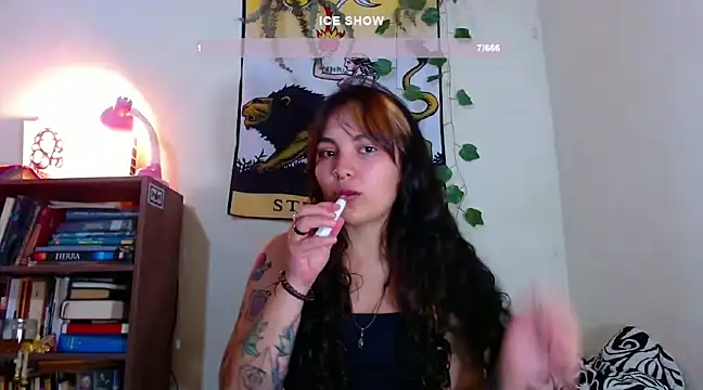 Snapshot of sweetiee_mary chatting on 01/12/25, 08:14 sweetiee mary online show from 01/12/25, 08:14