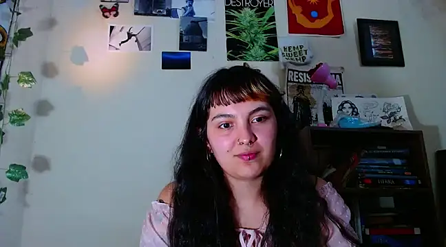 Snapshot of sweetiee_mary chatting on 03/01/25, 04:04 sweetiee mary online show from 03/01/25, 04:04