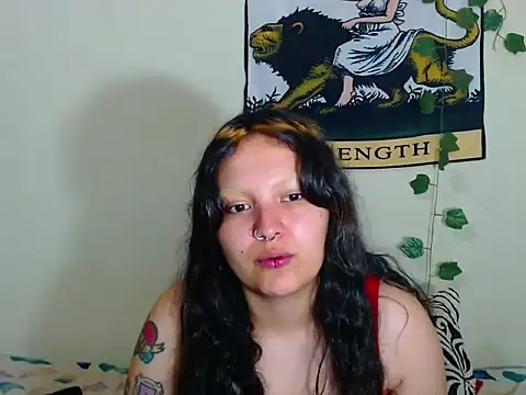 Snapshot of sweetiee_mary chatting on 12/22/25, 08:17 sweetiee mary online show from 12/22/25, 08:17