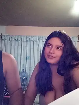 Snapshot of Carandrew chatting on 01/01/25, 04:07 Carandrew online show from 01/01/25, 04:07