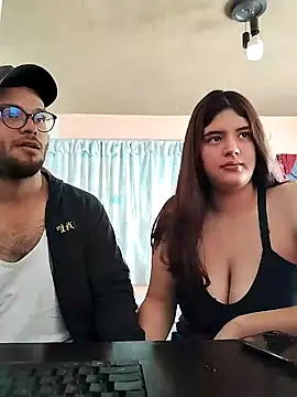 Snapshot of Carandrew chatting on 02/02/25, 04:32 Carandrew online show from 02/02/25, 04:32