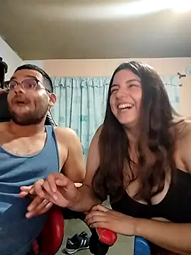 Snapshot of Carandrew chatting on 03/04/25, 04:06 Carandrew online show from 03/04/25, 04:06