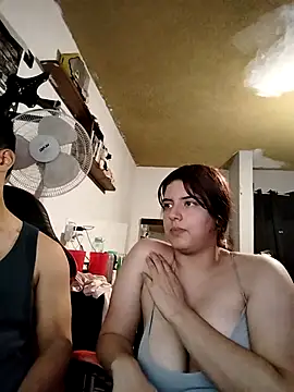 Snapshot of Carandrew chatting on 10/08/25, 04:43 Carandrew online show from 10/08/25, 04:43