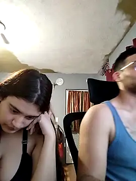 Snapshot of Carandrew chatting on 11/18/25, 04:28 Carandrew online show from 11/18/25, 04:28