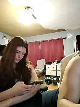 Snapshot of Carandrew chatting on 12/04/25, 04:11 Carandrew online show from 12/04/25, 04:11