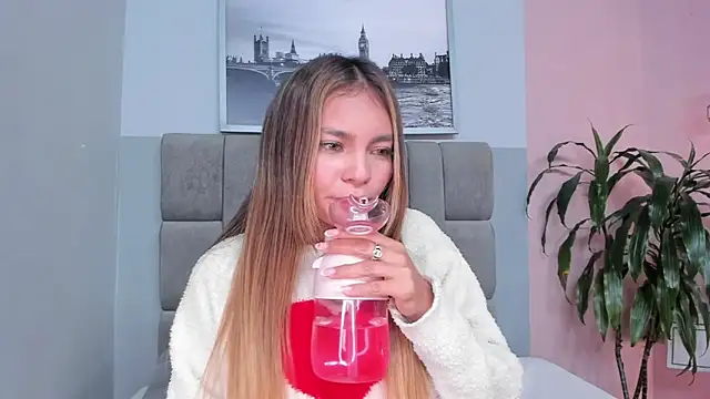 selene tylor  online show from 04/12/26, 02:05