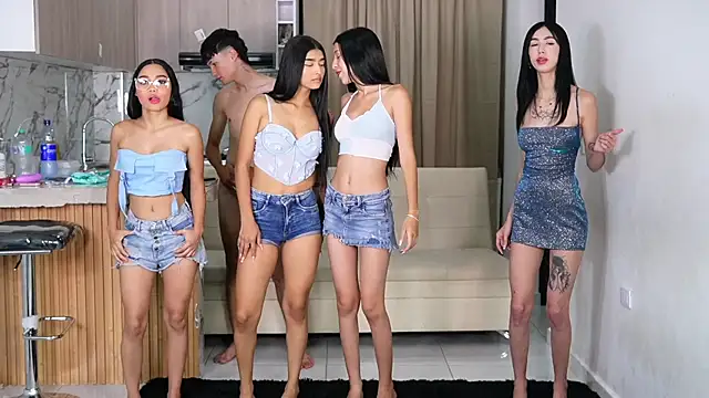 Snapshot of maidengirls chatting on 10/22/25, 07:57 maidengirls online show from 10/22/25, 07:57