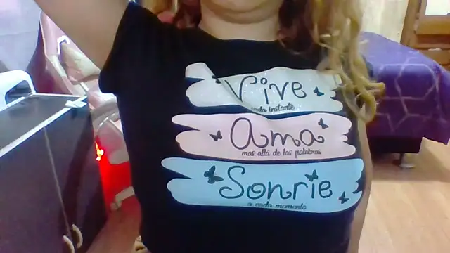 Snapshot of Jennxdolls chatting on 12/02/24, 08:33 Jennxdolls online show from 12/02/24, 08:33