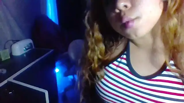 Snapshot of Jennxdolls chatting on 12/04/24, 04:32 Jennxdolls online show from 12/04/24, 04:32