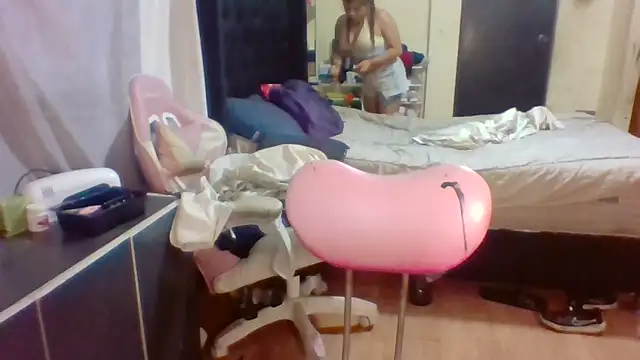 Snapshot of Jennxdolls chatting on 12/28/24, 09:51 Jennxdolls online show from 12/28/24, 09:51