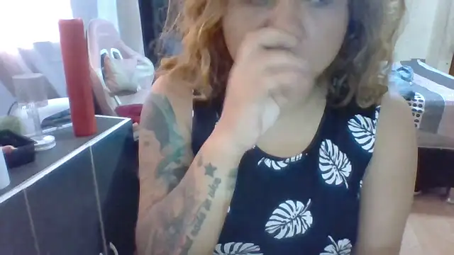 Snapshot of Jennxdolls chatting on 01/04/25, 02:56 Jennxdolls online show from 01/04/25, 02:56