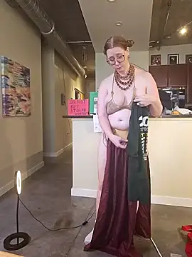 littlelustlamb online show from 09/18/25, 06:32