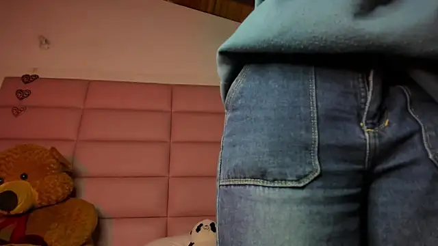 little-Emma online show from 01/17/25, 03:12