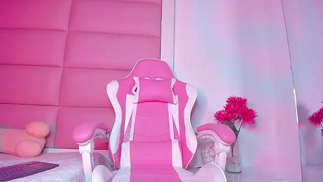 little-Emma online show from 02/03/25, 03:20