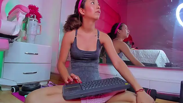 little-Emma online show from 02/03/25, 09:30