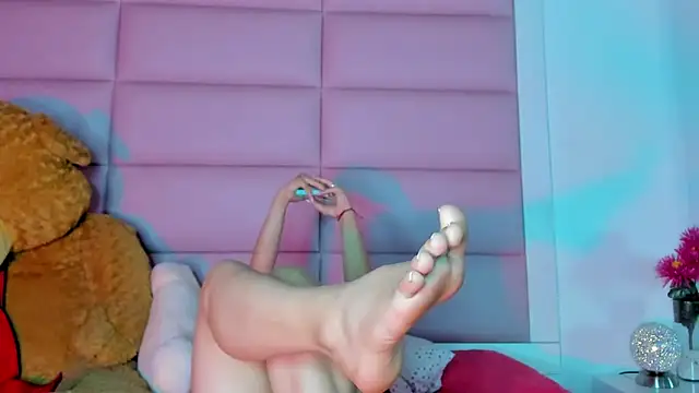 little-Emma online show from 02/06/25, 03:06