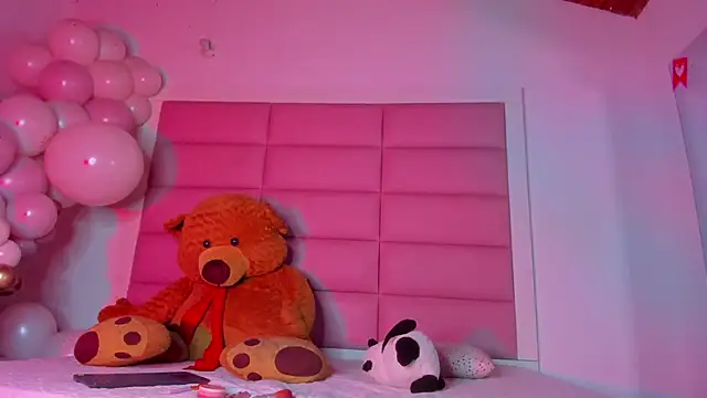 little-Emma online show from 02/23/25, 03:35