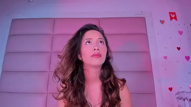 little-Emma online show from 10/19/25, 02:45