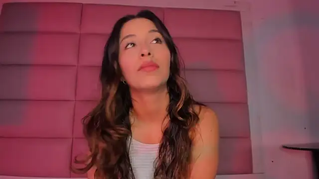 little-Emma online show from 11/15/25, 11:21