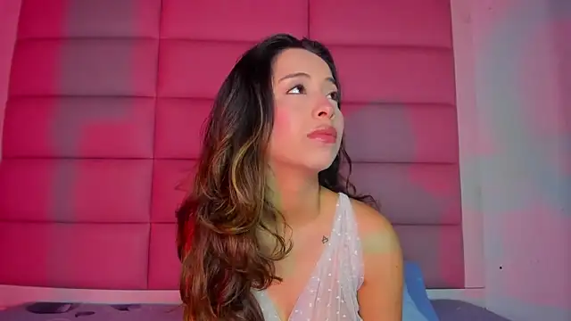 little-Emma online show from 12/05/25, 03:04