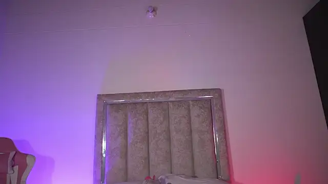 little-Emma online show from 04/18/26, 11:27