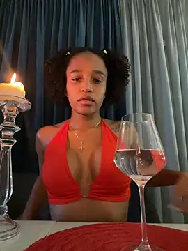 Snapshot of Black_Dolll chatting on 12/29/24, 05:01 Black Dolll online show from 12/29/24, 05:01