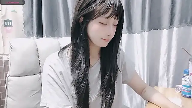 Snapshot of Nery_Asian chatting on 12/27/24, 02:36 Nery Asian online show from 12/27/24, 02:36