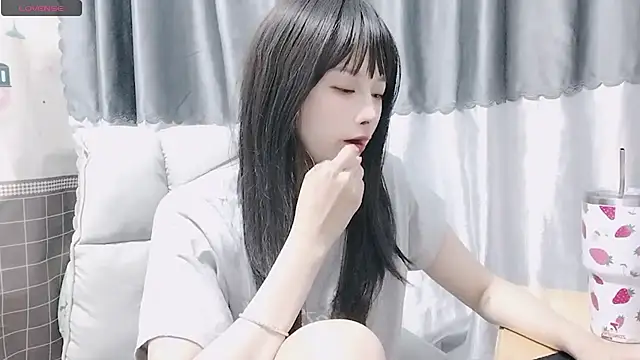 Snapshot of Nery_Asian chatting on 12/27/24, 05:42 Nery Asian online show from 12/27/24, 05:42