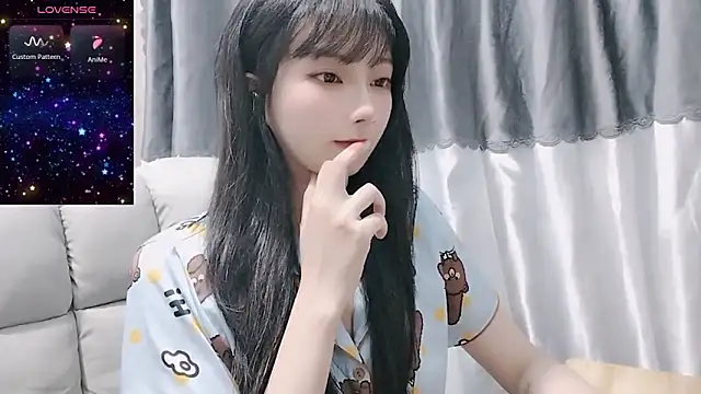 Snapshot of Nery_Asian chatting on 02/17/25, 12:38 Nery Asian online show from 02/17/25, 12:38