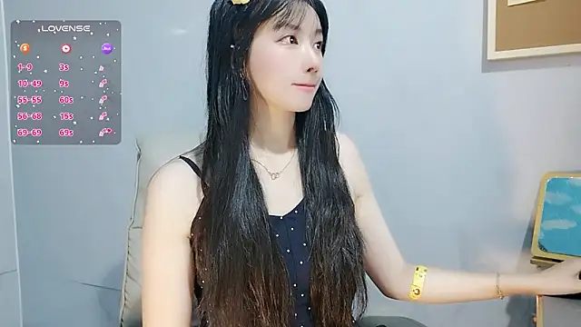 Snapshot of Nery_Asian chatting on 10/04/25, 04:21 Nery Asian online show from 10/04/25, 04:21