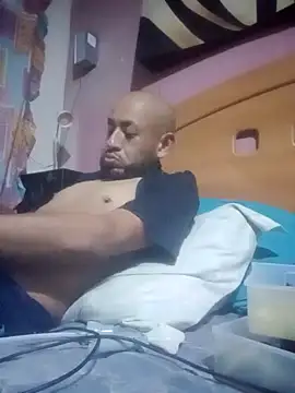 pineda1689 online show from 09/18/25, 02:02