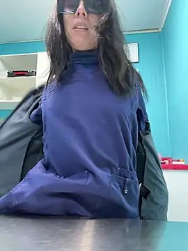 Reinacatchile online show from 04/23/26, 09:06