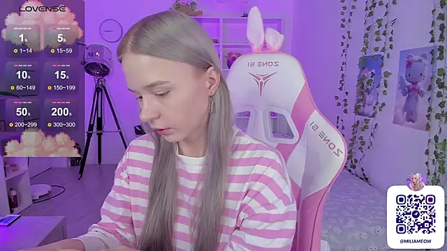 Snapshot of Milia_Parker chatting on 12/22/24, 01:23 Milia Parker online show from 12/22/24, 01:23