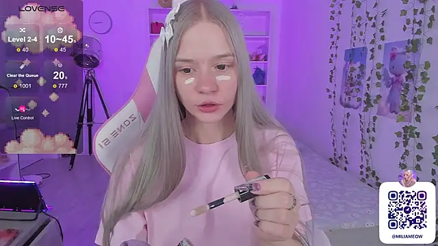 Snapshot of Milia_Parker chatting on 12/23/24, 08:14 Milia Parker online show from 12/23/24, 08:14