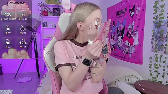 Snapshot of Milia_Parker chatting on 02/21/25, 06:59 Milia Parker online show from 02/21/25, 06:59